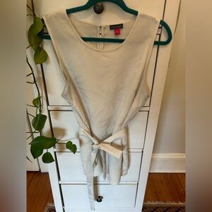 Vince Camuto women’s large cream sleeveless blouse with belt, floral print